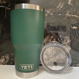 YETI RAMBLER - 30oz TUMBLER